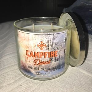 bath and body works candle: campfire donut